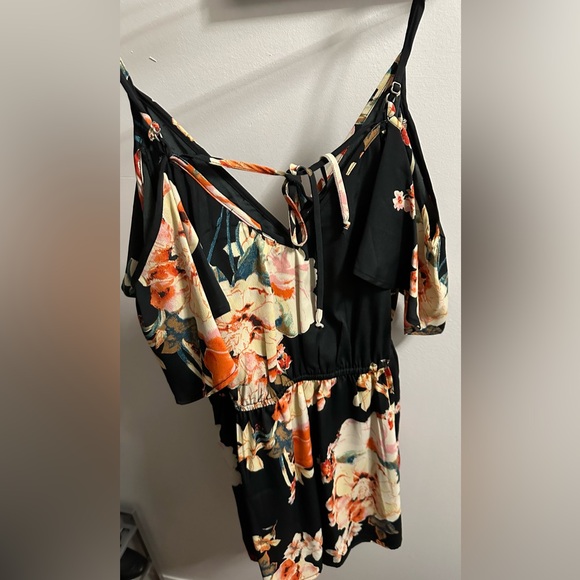 Floral Playsuit - Band of Gypsies - Picture 5 of 5